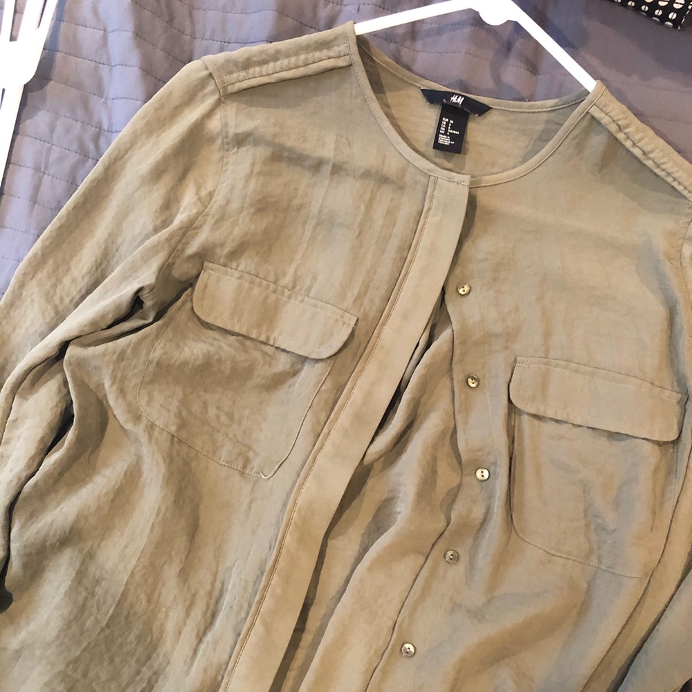 H&M olive green button down blouse